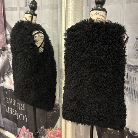 NWT Decree Fluffy Black Vest - Picture 2 of 7